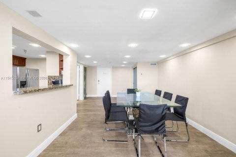 Купить кондоминиум в Майами-Бич, Флорида 7 спален, 537.9м2, № 2055387 - фото 22