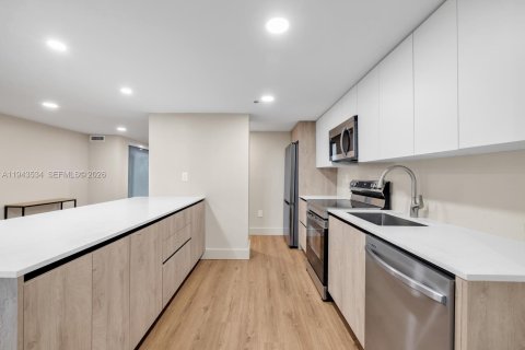 Купить кондоминиум в Майами-Бич, Флорида 7 спален, 537.9м2, № 2055387 - фото 8