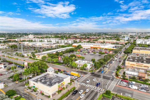 Condo in Hialeah, Florida, 1 bedroom № 2170260 - photo 26