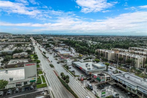 Condo in Hialeah, Florida, 1 bedroom № 2170260 - photo 27