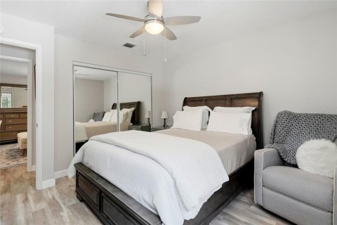 Condo in Tampa, Florida, 2 bedrooms № 2225263 - photo 24