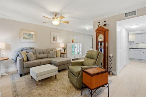 Condo in Tampa, Florida, 2 bedrooms № 2225263 - photo 9