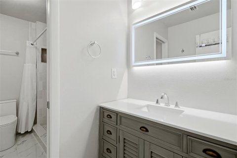 Condo in Tampa, Florida, 2 bedrooms № 2225263 - photo 20