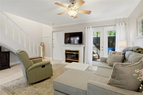 Condo in Tampa, Florida, 2 bedrooms № 2225263 - photo 8