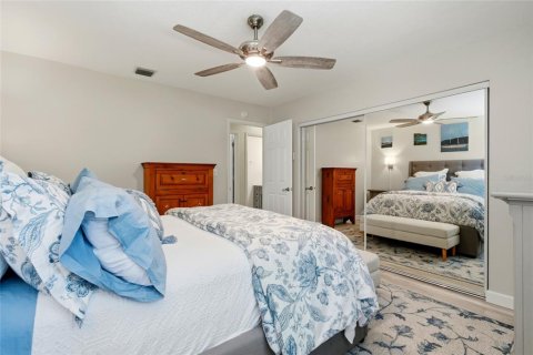 Condo in Tampa, Florida, 2 bedrooms № 2225263 - photo 26