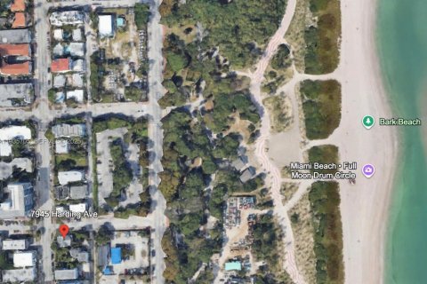 Propiedad comercial en venta en Miami Beach, Florida № 1993785 - foto 2