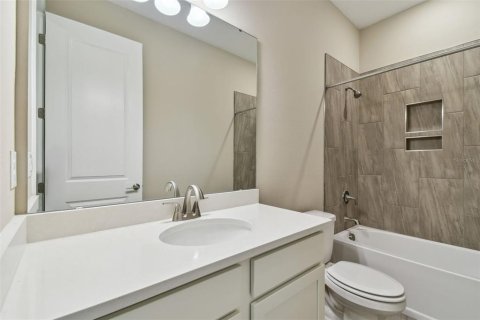 House in Zephyrhills, Florida 3 bedrooms, 201.23 sq.m. № 1723452 - photo 19