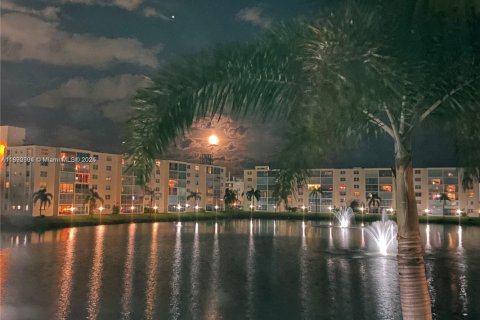 Copropriété à vendre à Dania Beach, Floride: 2 chambres, 110.55 m2 № 1946410 - photo 6