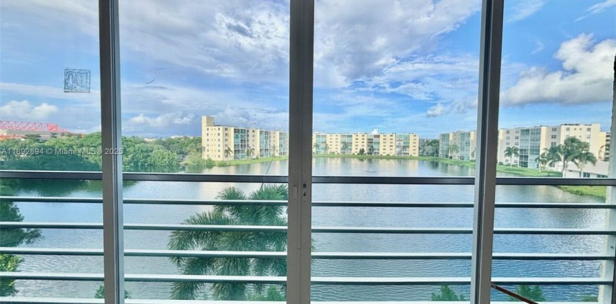 Condo à Dania Beach, Floride, 2 chambres № 1946410