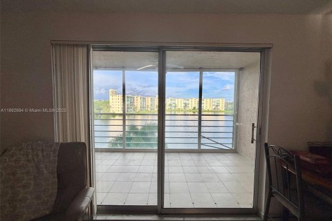 Copropriété à vendre à Dania Beach, Floride: 2 chambres, 110.55 m2 № 1946410 - photo 5