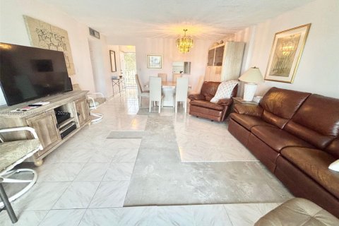 Copropriété à vendre à Dania Beach, Floride: 2 chambres, 110.55 m2 № 1946410 - photo 8