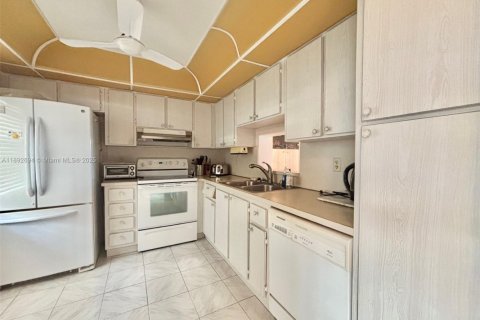 Copropriété à vendre à Dania Beach, Floride: 2 chambres, 110.55 m2 № 1946410 - photo 11