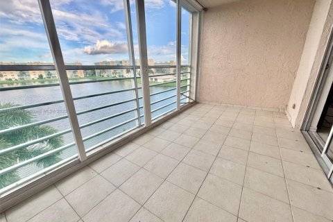 Copropriété à vendre à Dania Beach, Floride: 2 chambres, 110.55 m2 № 1946410 - photo 4