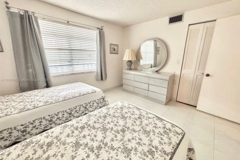 Copropriété à vendre à Dania Beach, Floride: 2 chambres, 110.55 m2 № 1946410 - photo 18