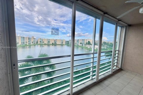 Copropriété à vendre à Dania Beach, Floride: 2 chambres, 110.55 m2 № 1946410 - photo 2