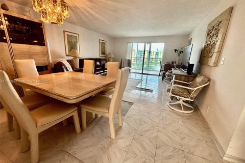 Copropriété à vendre à Dania Beach, Floride: 2 chambres, 110.55 m2 № 1946410 - photo 7