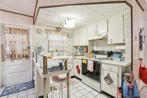House in Tampa, Florida 3 bedrooms, 147.16 sq.m. № 1608425 - photo 6