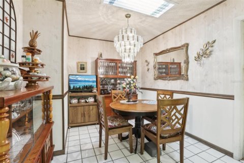 House in Tampa, Florida 3 bedrooms, 147.16 sq.m. № 1608425 - photo 9