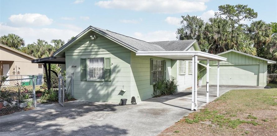 House in Tampa, Florida 3 bedrooms, 147.16 sq.m. № 1608425