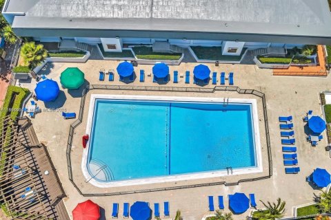 Condo in Miami, Florida  № 1892612 - photo 6
