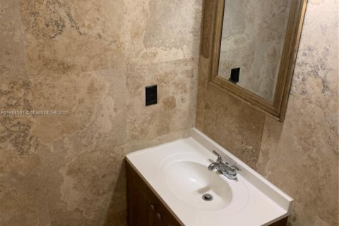 Condo in Miami, Florida  № 1892612 - photo 29