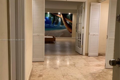 Condo in Miami, Florida  № 1892612 - photo 28