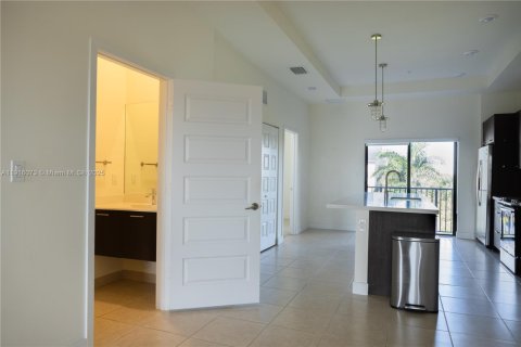 Condominio en alquiler en Doral, Florida, 2 dormitorios, 99.59 m2 № 1974330 - foto 10