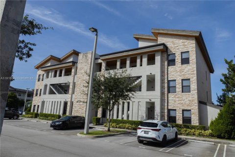 Condo à Doral, Floride, 2 chambres  № 1974330
