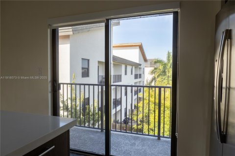 Condominio en alquiler en Doral, Florida, 2 dormitorios, 99.59 m2 № 1974330 - foto 19