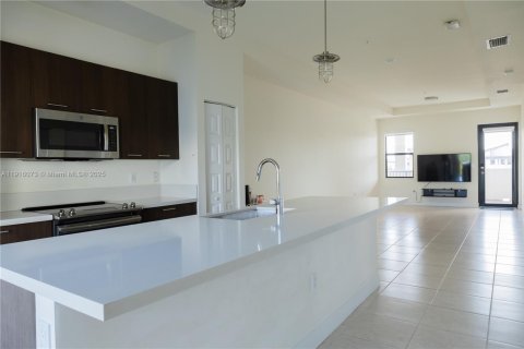 Condominio en alquiler en Doral, Florida, 2 dormitorios, 99.59 m2 № 1974330 - foto 14