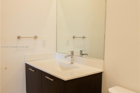 Condominio en alquiler en Doral, Florida, 2 dormitorios, 99.59 m2 № 1974330 - foto 24