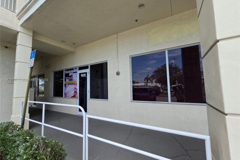 Immobilier commercial à vendre à Margate, Floride № 1981137 - photo 12