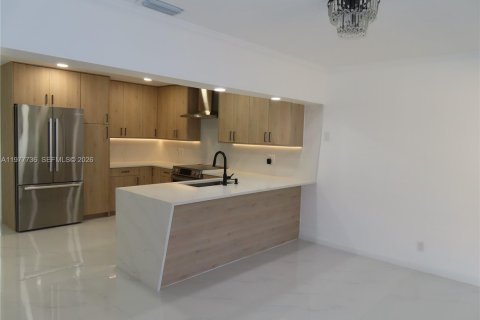 House in Oakland Park, Florida 2 bedrooms, 293.2 sq.m. № 2042119 - photo 22