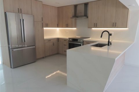 House in Oakland Park, Florida 2 bedrooms, 293.2 sq.m. № 2042119 - photo 21