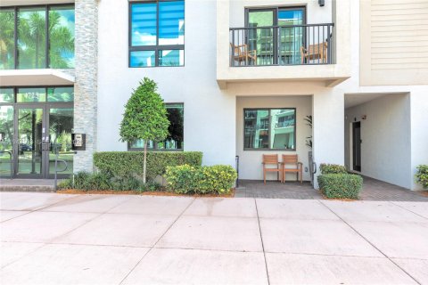 Copropriété à vendre à Doral, Floride: 2 chambres, 121.89 m2 № 2005368 - photo 2