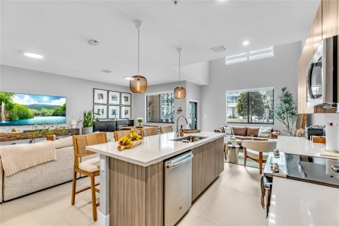 Copropriété à vendre à Doral, Floride: 2 chambres, 121.89 m2 № 2005368 - photo 12