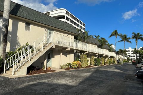Copropriété à vendre à South Palm Beach, Floride: 2 chambres, 130.43 m2 № 1898272 - photo 1