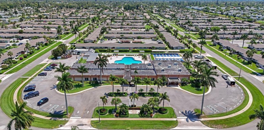 House in West Palm Beach, Florida 2 bedrooms, 77.02 sq.m. № 1210479