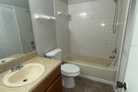 Townhouse in Kissimmee, Florida 2 bedrooms, 92.16 sq.m. № 1916497 - photo 13