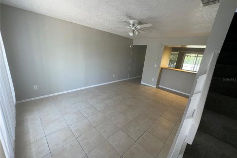 Townhouse in Kissimmee, Florida 2 bedrooms, 92.16 sq.m. № 1916497 - photo 2