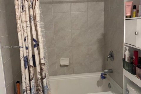 House in Lehigh Acres, Florida 4 bedrooms, 180.32 sq.m. № 1981833 - photo 9