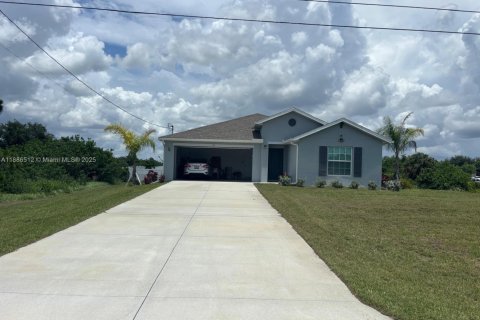 House in Lehigh Acres, Florida 4 bedrooms, 180.32 sq.m. № 1981833