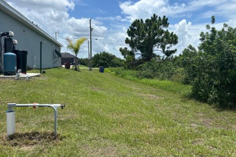 House in Lehigh Acres, Florida 4 bedrooms, 180.32 sq.m. № 1981833 - photo 12