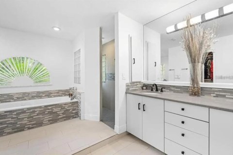 Villa ou maison à vendre à Sarasota, Floride: 5 chambres, 232.26 m2 № 1518271 - photo 13