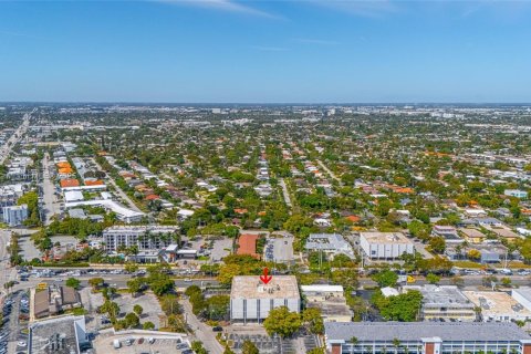 Commercial property in Fort Lauderdale, Florida № 1696196 - photo 8