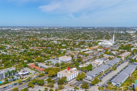 Commercial property in Fort Lauderdale, Florida № 1696196 - photo 9