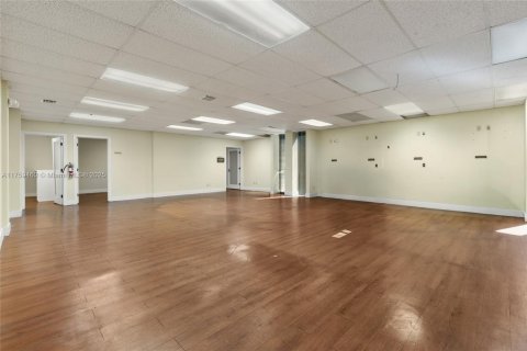 Commercial property in Fort Lauderdale, Florida № 1696196 - photo 25