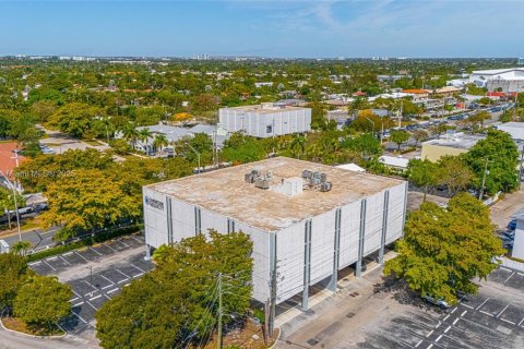 Commercial property in Fort Lauderdale, Florida № 1696196 - photo 19