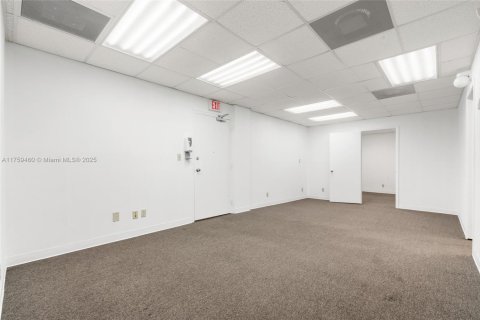 Commercial property in Fort Lauderdale, Florida № 1696196 - photo 26