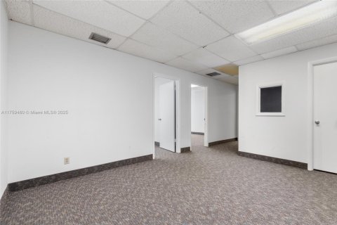Commercial property in Fort Lauderdale, Florida № 1696196 - photo 27